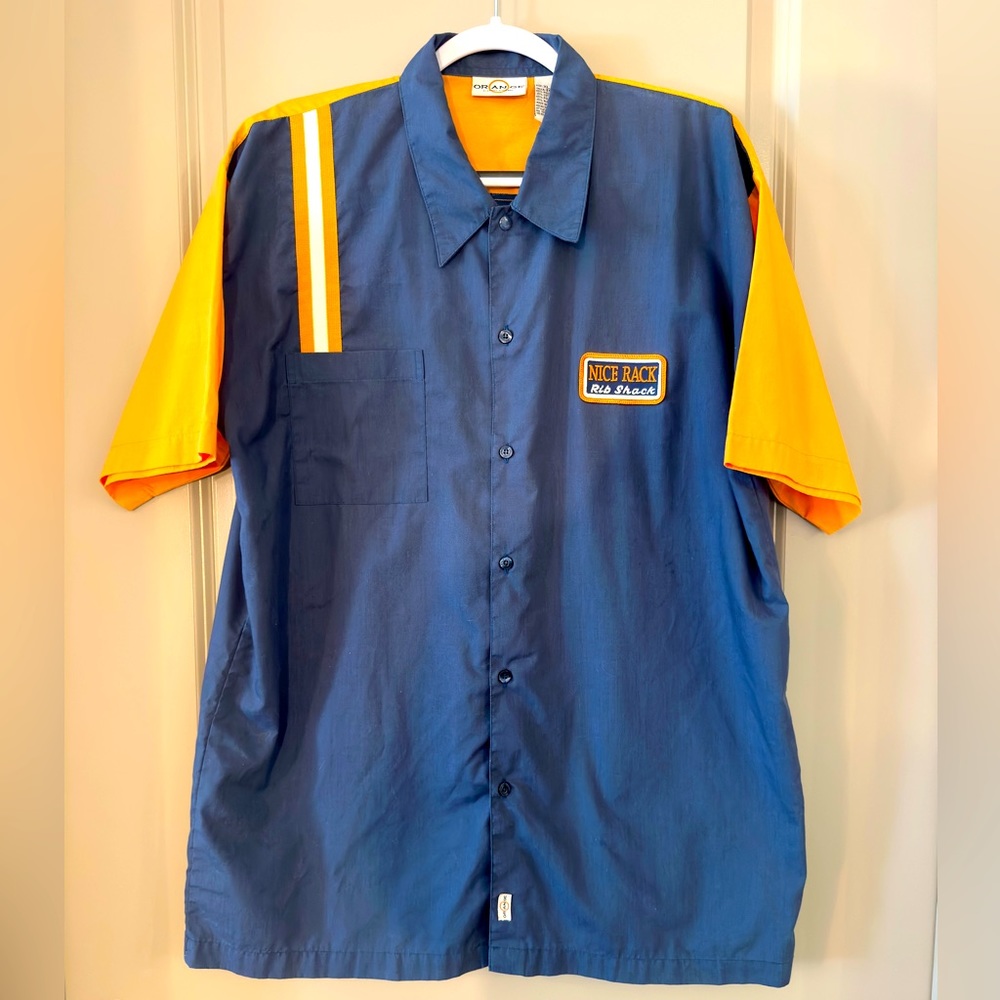 Men’s X-Large Custom Button Up Collared Shirt. NICE RACK…rib shack
